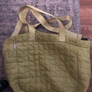 Figs lime green quilted tote